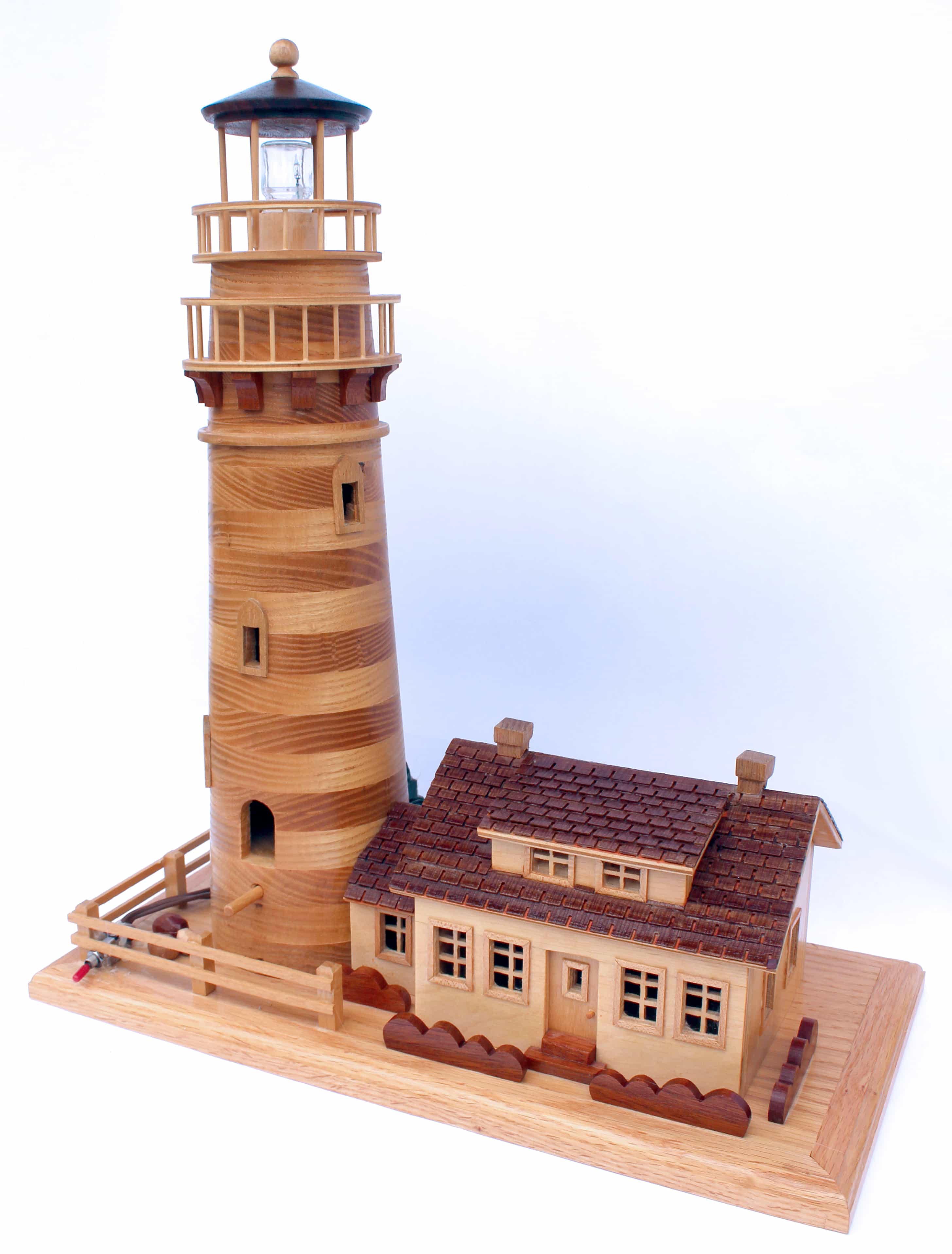 New England (Lighthouse) Birdhouse Woodworking Plan