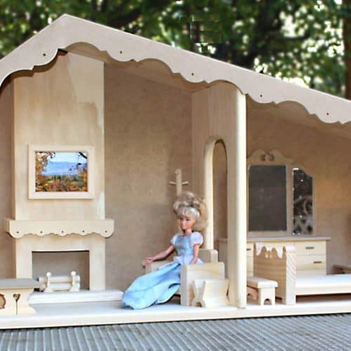 The close back allow the house to be hung on a wall