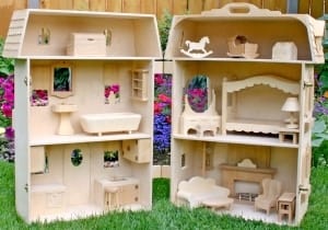 Spacious house yet easy to close and move for storage