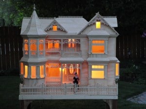 Victorian Barbie House, a leading woodworking project