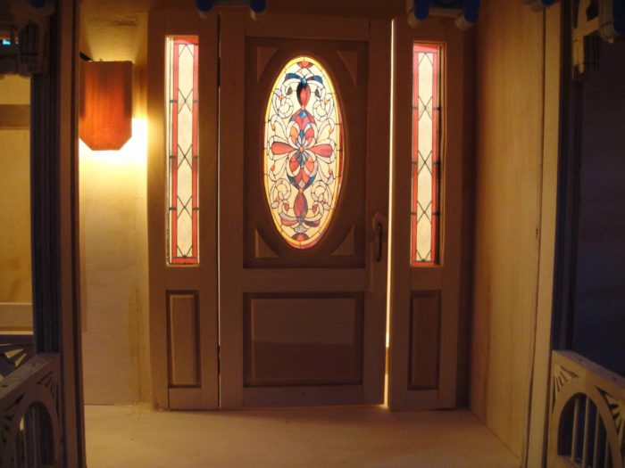 Ideas included for making simulated stained glass in the wood project