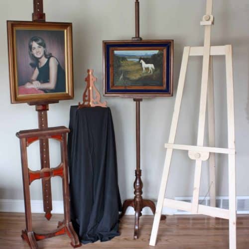 Stands for art, pictures, displays, books