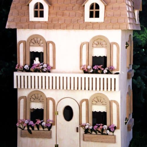 Barbie House folds closed. Move with convenient handle