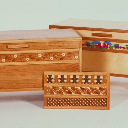 Different patterns can be used to wrap detail around the chest