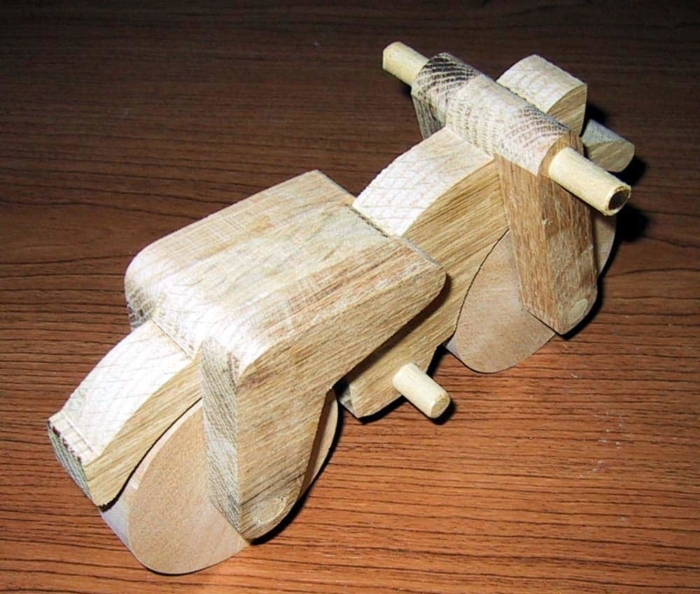 Free woodworking plan for building a motorcycle