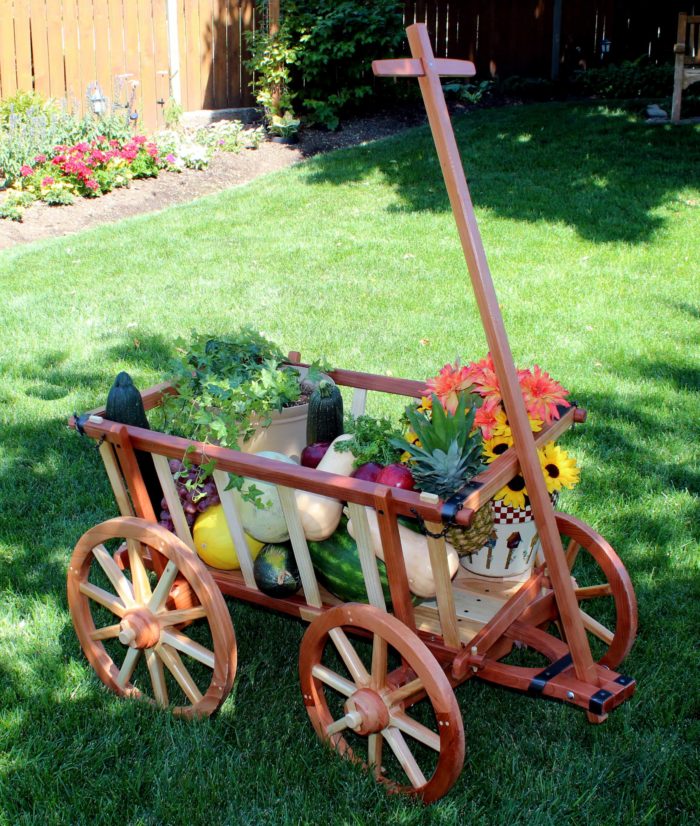 Garden Cart woodworking plan with fruit